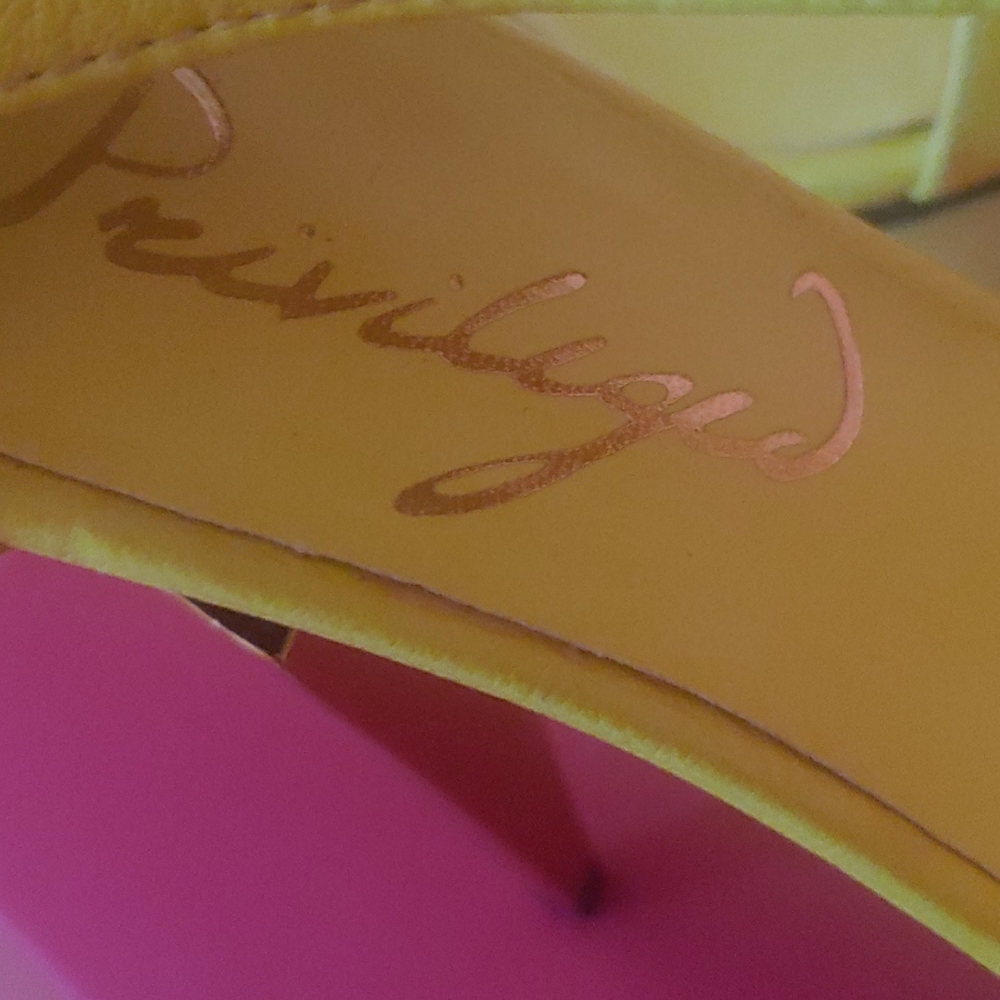 Shoes - Picture 4 of 4